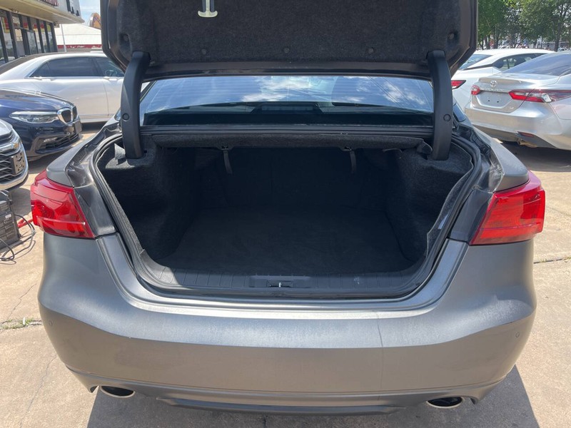Nissan Maxima Vehicle Image 09