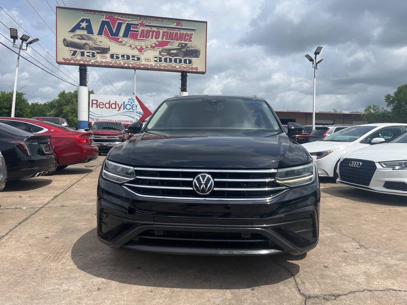 Volkswagen Tiguan Vehicle Image 02