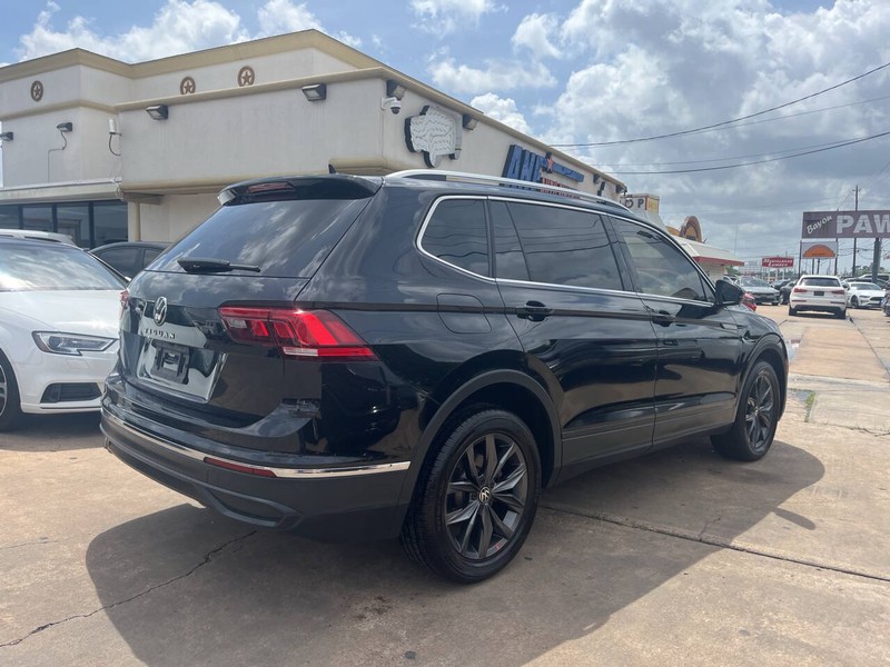 Volkswagen Tiguan Vehicle Image 05