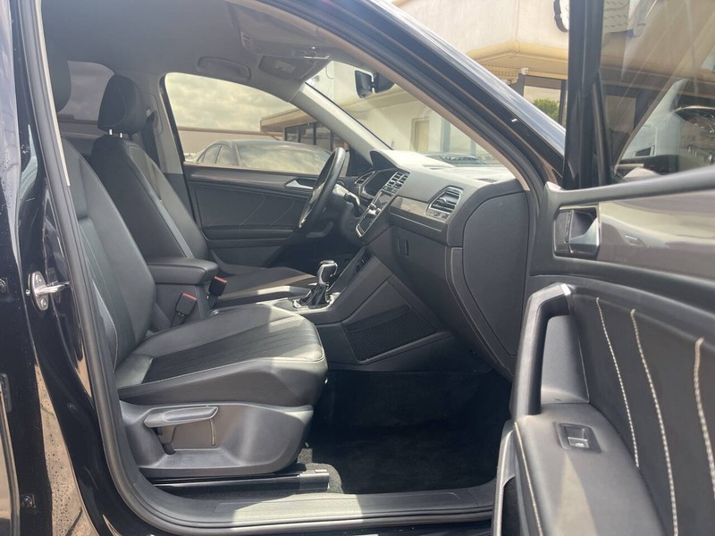 Volkswagen Tiguan Vehicle Image 13