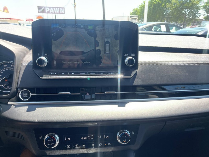 Mitsubishi Outlander Vehicle Image 14