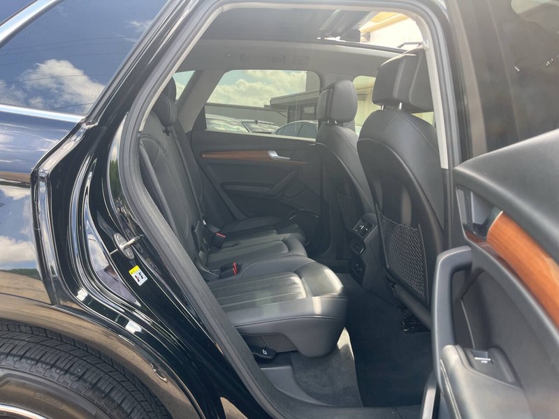 Audi Q5 Vehicle Image 10