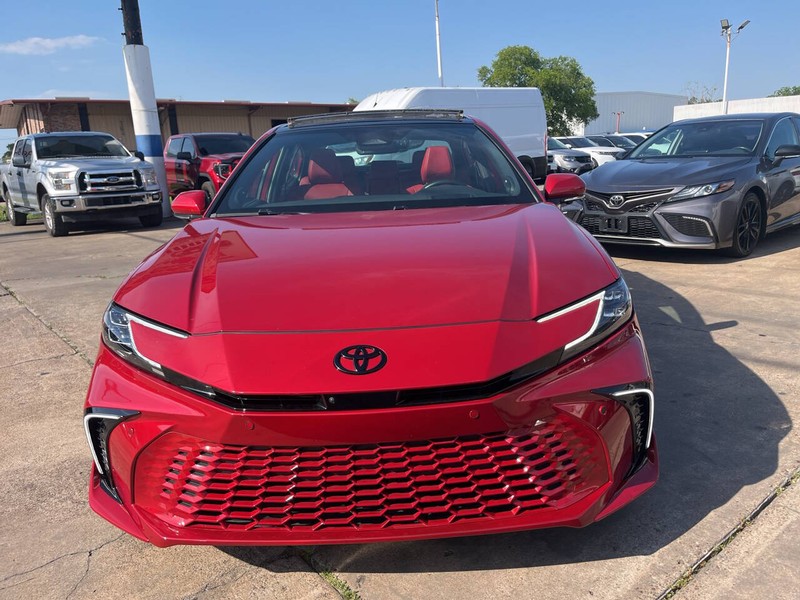 Toyota Camry Vehicle Image 02