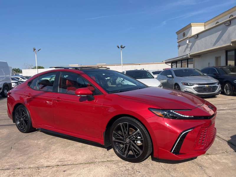 Toyota Camry Vehicle Image 03