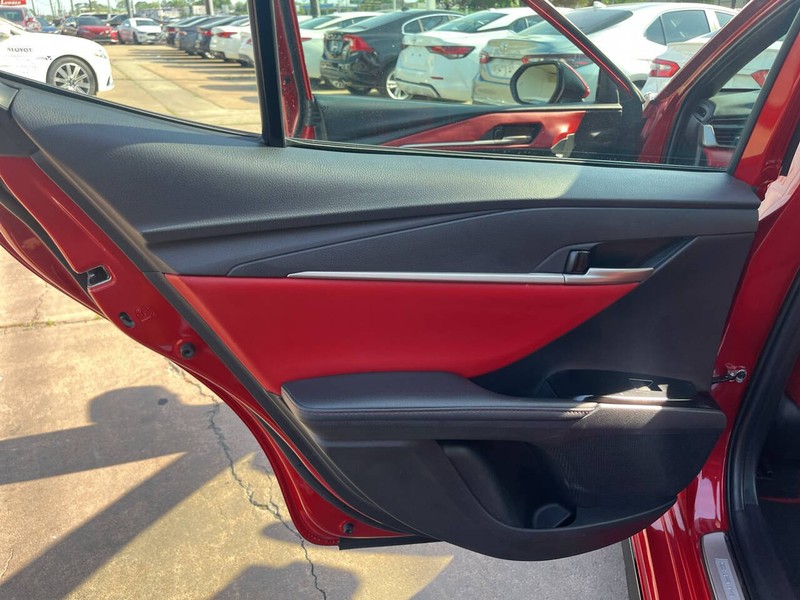 Toyota Camry Vehicle Image 13