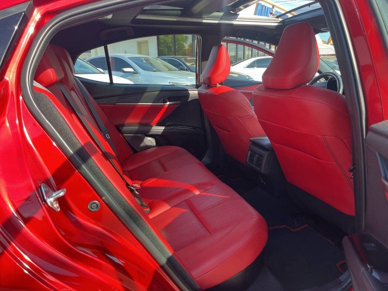 Toyota Camry Vehicle Image 17