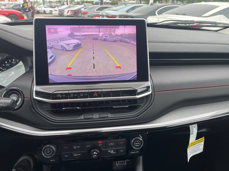 Jeep Compass Vehicle Image 12