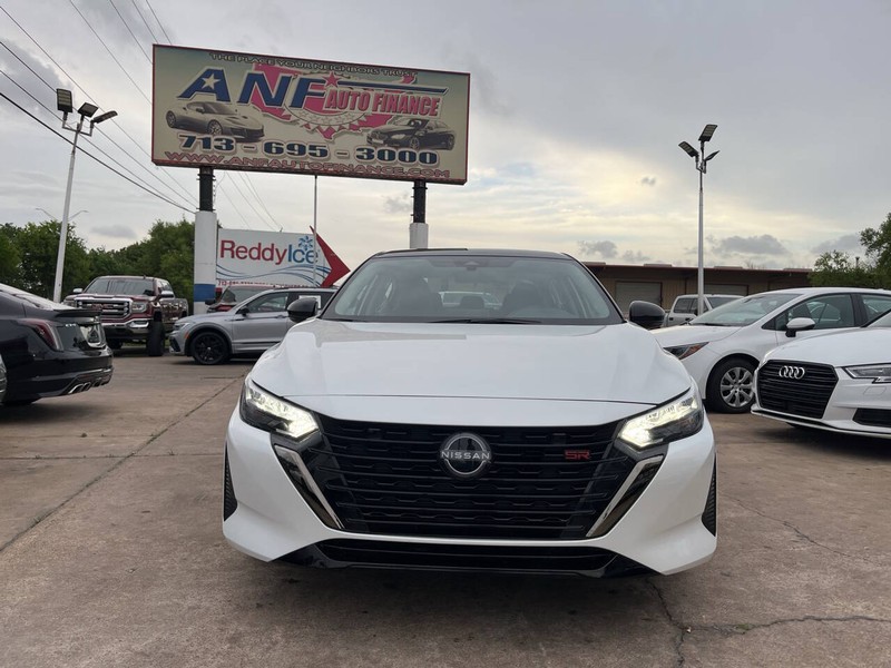 Nissan Sentra Vehicle Image 02