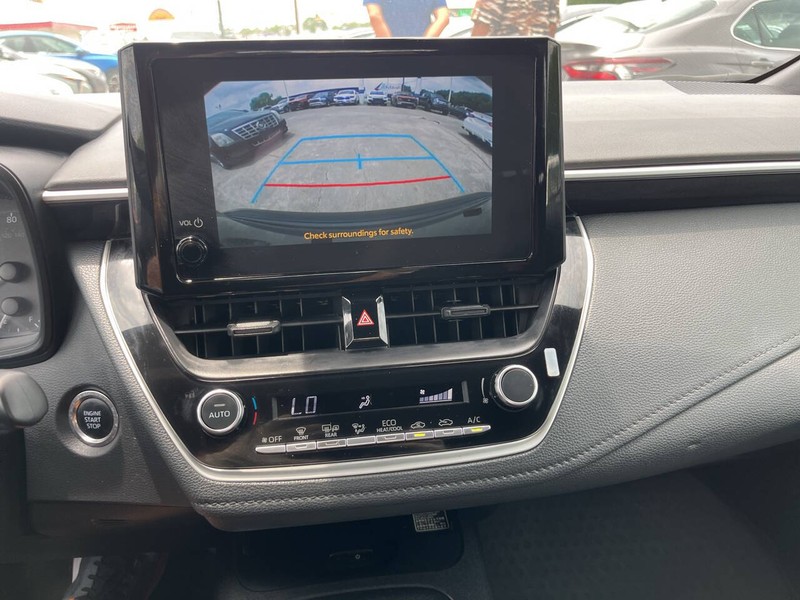 Toyota Corolla Vehicle Image 12