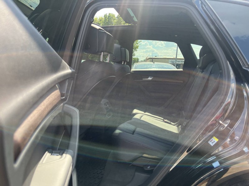 Audi Q5 Vehicle Image 08
