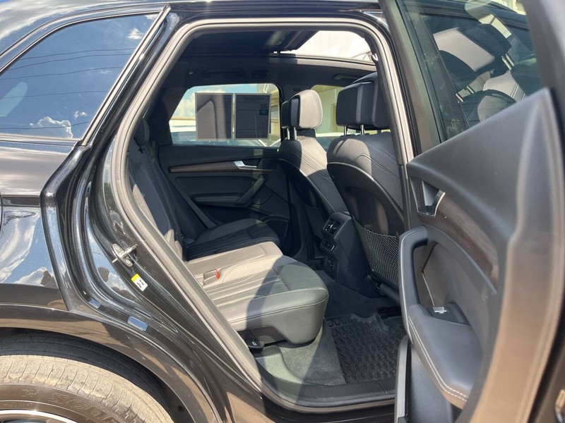 Audi Q5 Vehicle Image 10