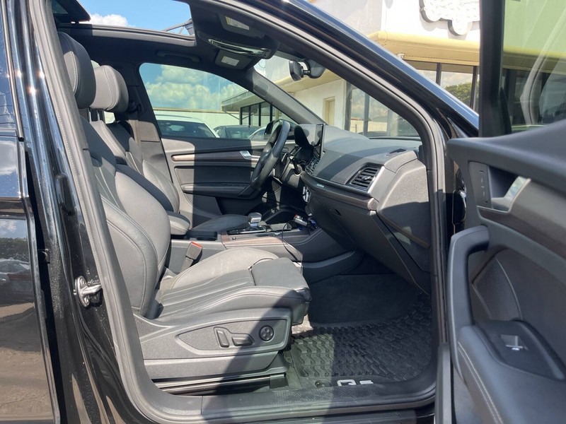 Audi Q5 Vehicle Image 11