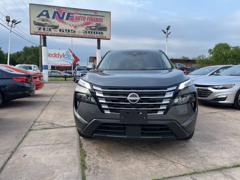 Nissan Rogue Vehicle Image 02