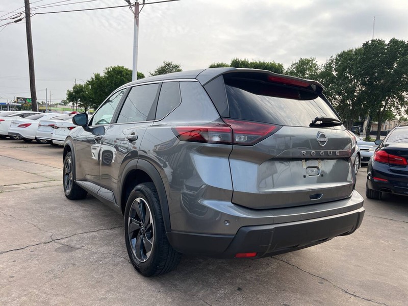 Nissan Rogue Vehicle Image 03