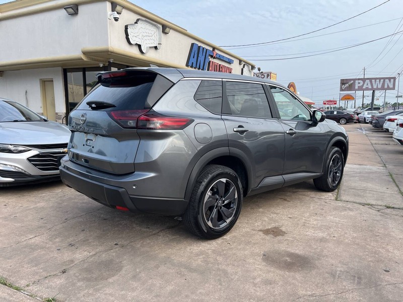 Nissan Rogue Vehicle Image 05