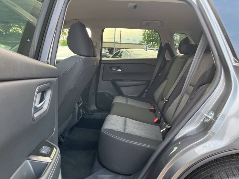 Nissan Rogue Vehicle Image 08