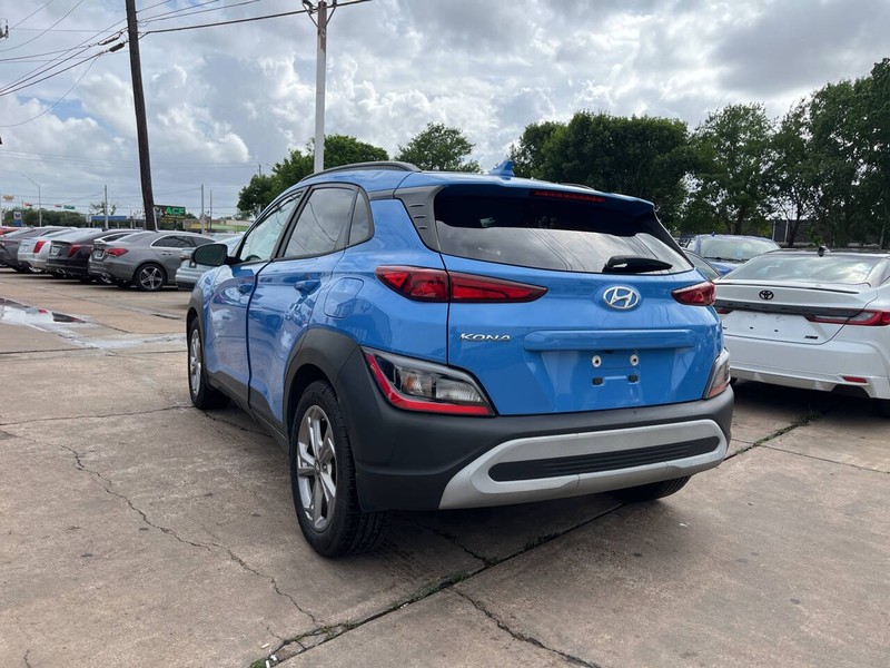 Hyundai Kona Vehicle Image 02