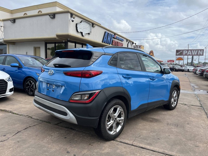 Hyundai Kona Vehicle Image 04