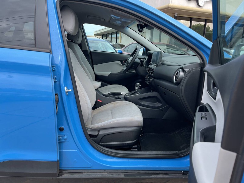 Hyundai Kona Vehicle Image 08