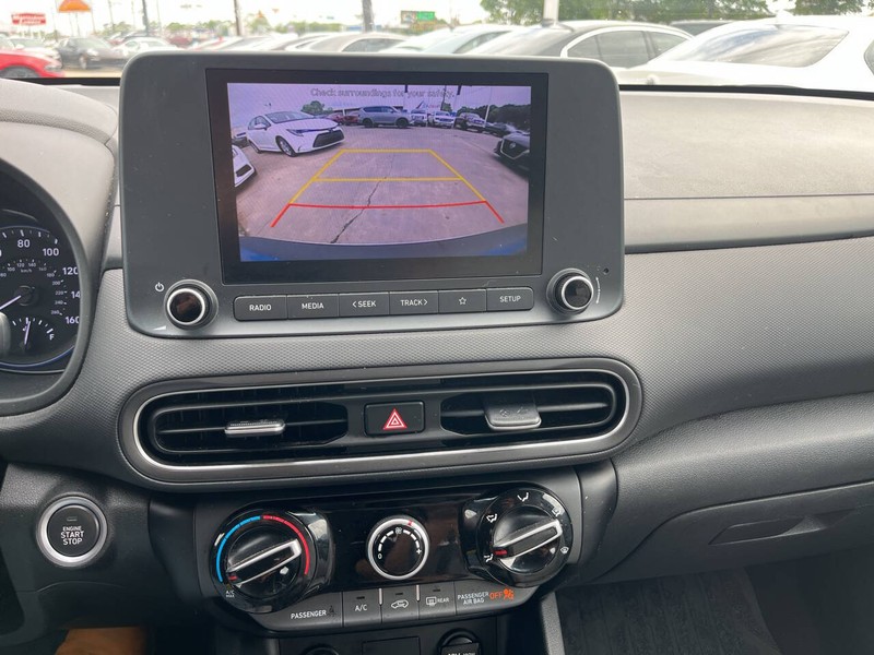 Hyundai Kona Vehicle Image 09