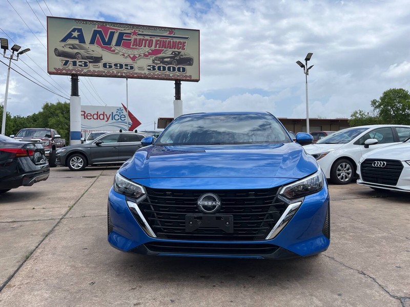 Nissan Sentra Vehicle Image 02