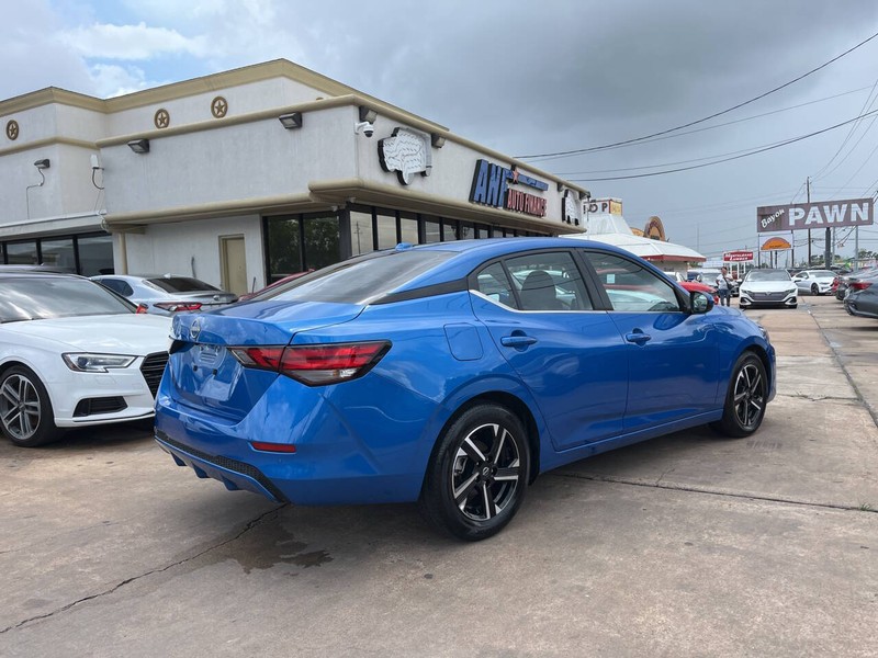 Nissan Sentra Vehicle Image 05