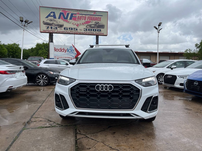 Audi Q5 Vehicle Image 02