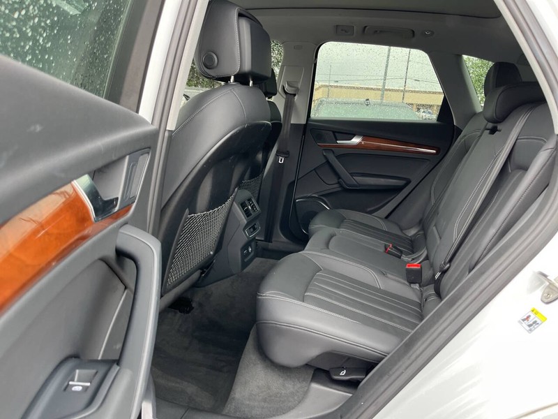 Audi Q5 Vehicle Image 08