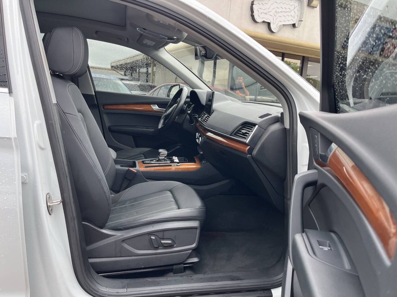 Audi Q5 Vehicle Image 11