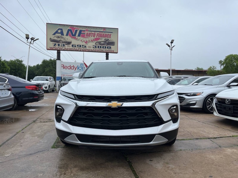Chevrolet Blazer Vehicle Image 02