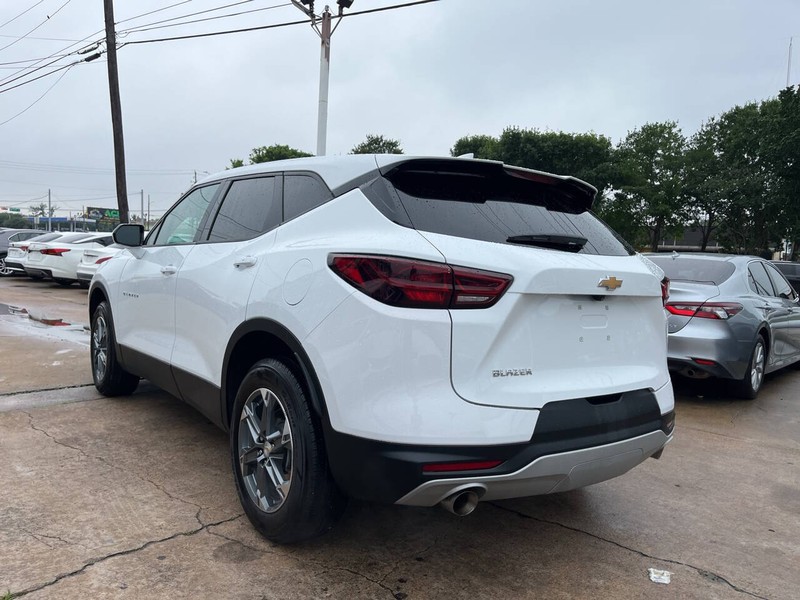 Chevrolet Blazer Vehicle Image 03