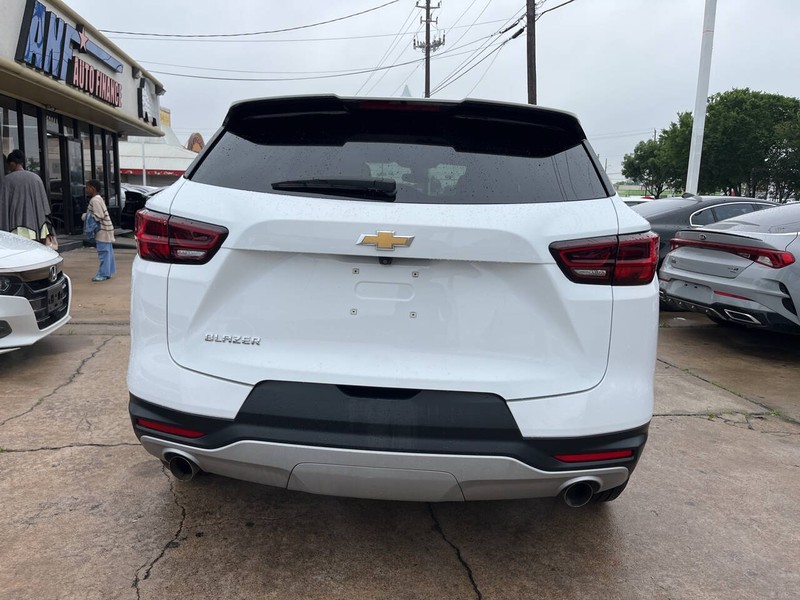 Chevrolet Blazer Vehicle Image 04