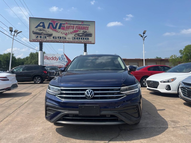 Volkswagen Tiguan Vehicle Image 02
