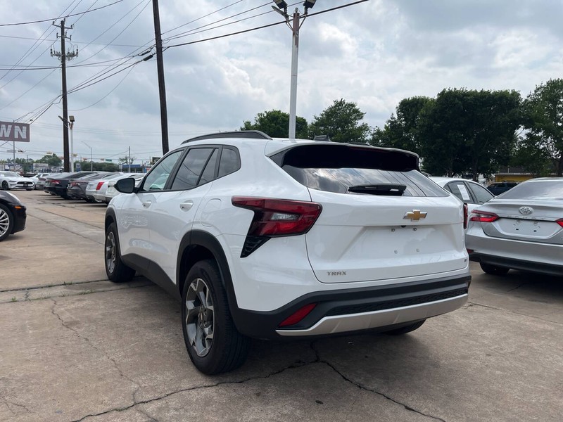 Chevrolet Trax Vehicle Image 03