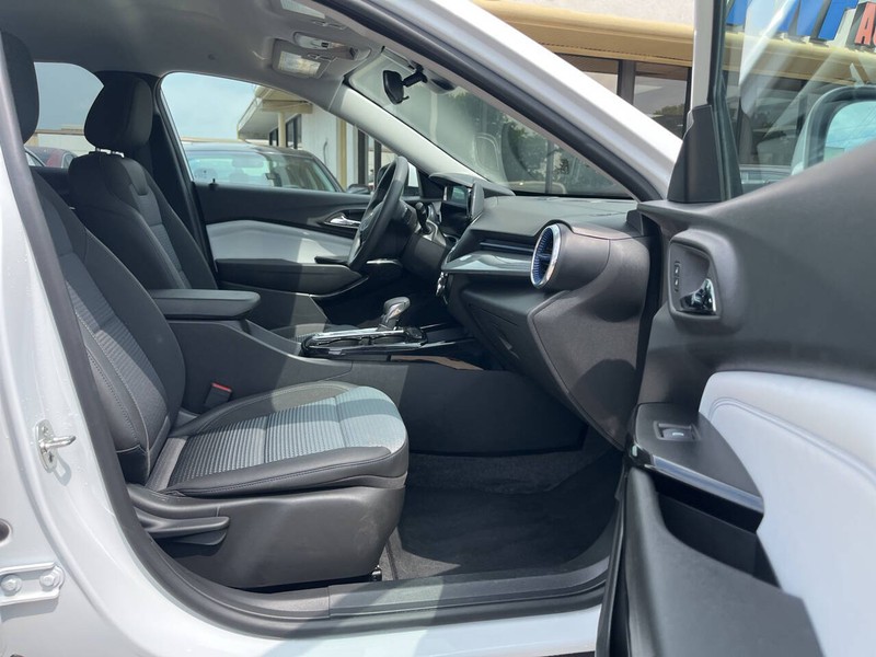 Chevrolet Trax Vehicle Image 11