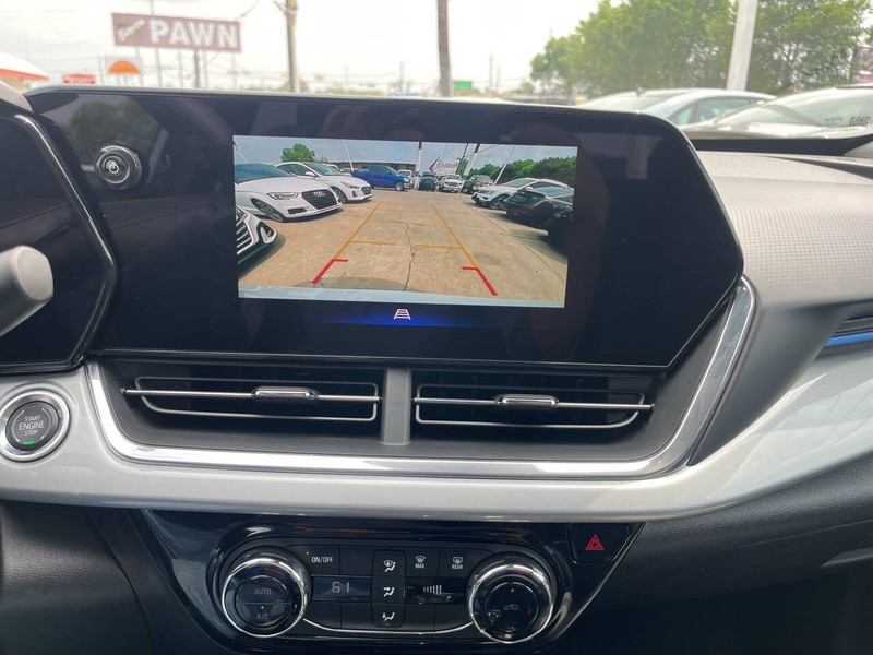 Chevrolet Trax Vehicle Image 12