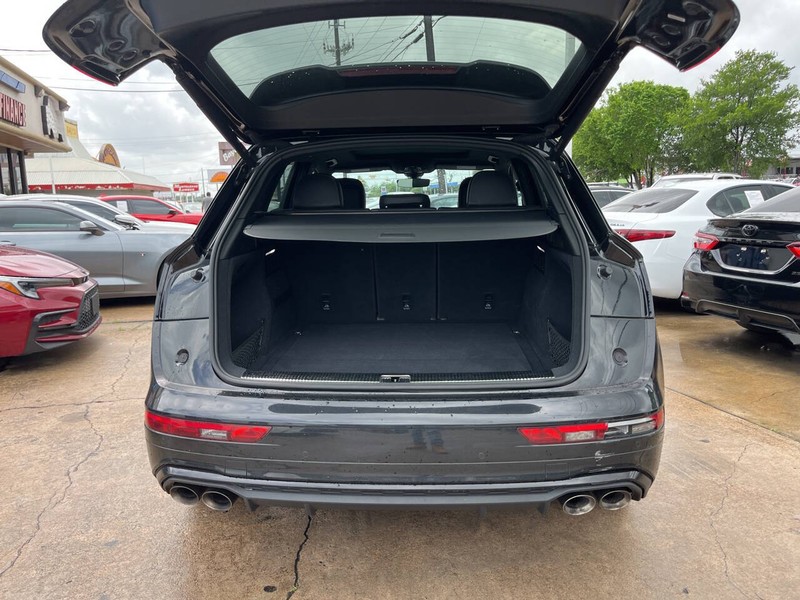 Audi SQ5 Vehicle Image 09
