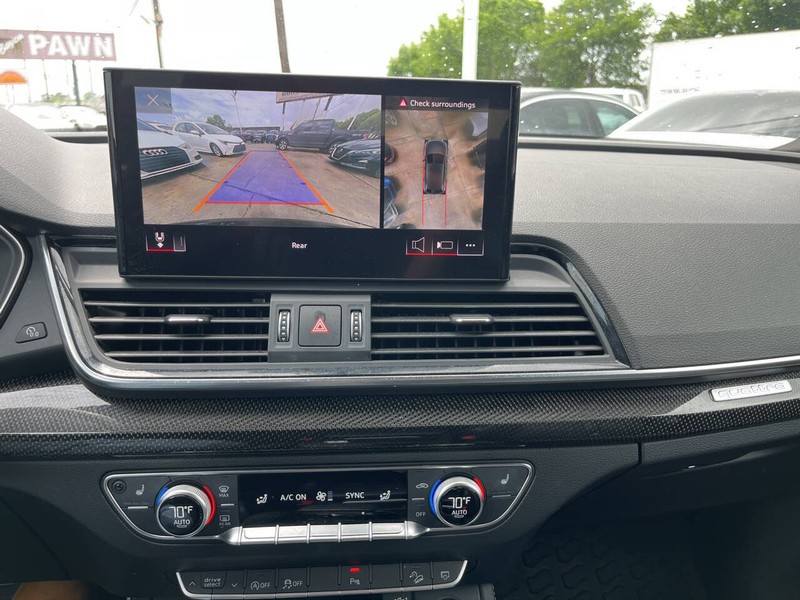 Audi SQ5 Vehicle Image 12