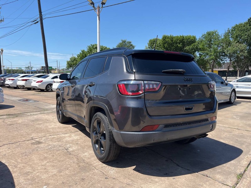 Jeep Compass Vehicle Image 03