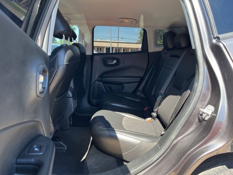 Jeep Compass Vehicle Image 08