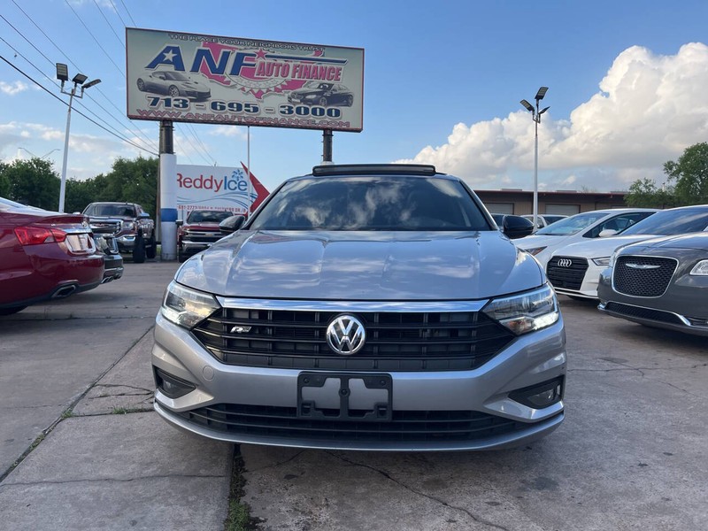 Volkswagen Jetta Vehicle Image 02