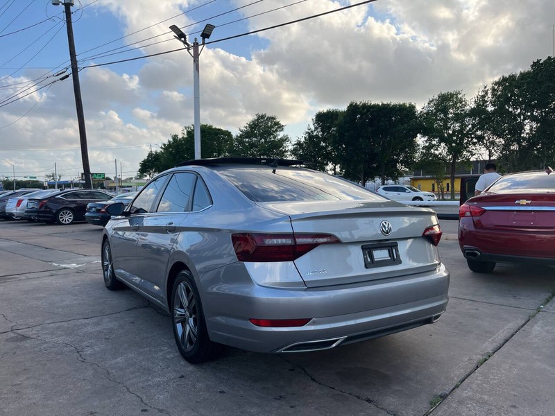 Volkswagen Jetta Vehicle Image 03