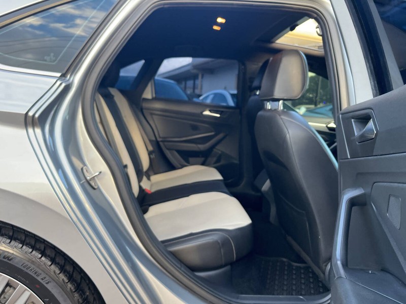 Volkswagen Jetta Vehicle Image 10