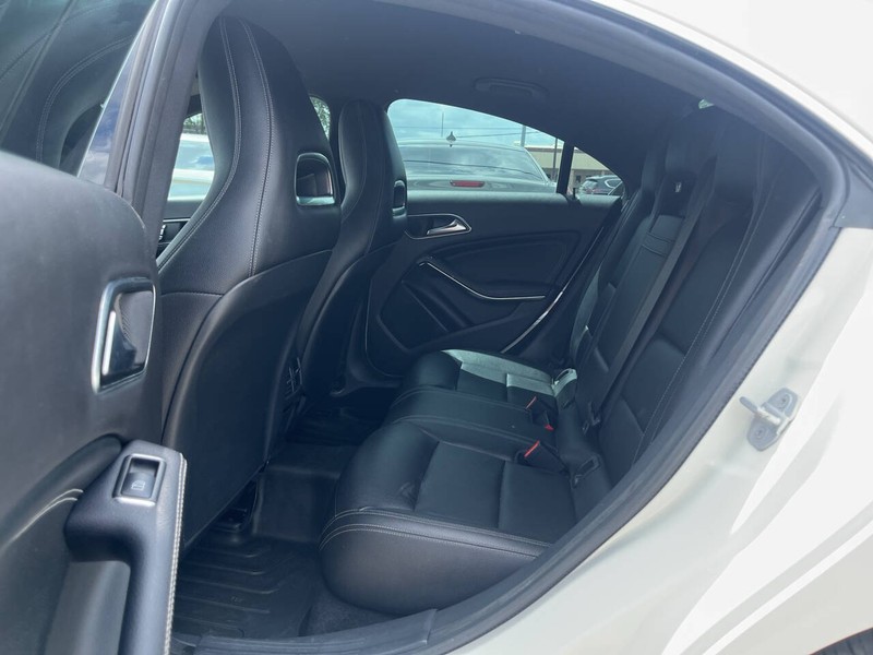 Mercedes-Benz CLA Vehicle Image 08