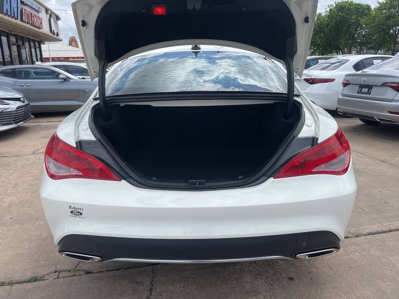 Mercedes-Benz CLA Vehicle Image 09