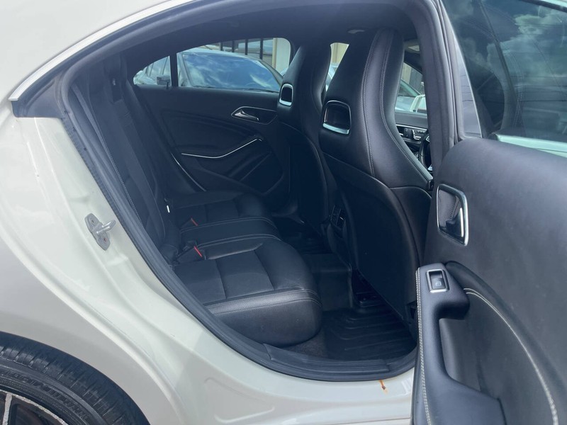 Mercedes-Benz CLA Vehicle Image 10