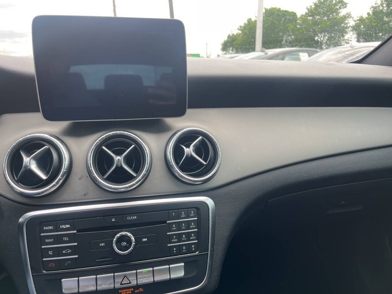 Mercedes-Benz CLA Vehicle Image 12