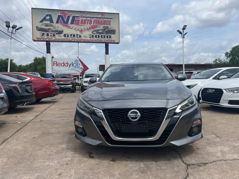 Nissan Altima Vehicle Image 03