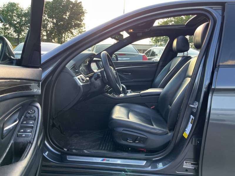 BMW 5 Series Vehicle Image 07