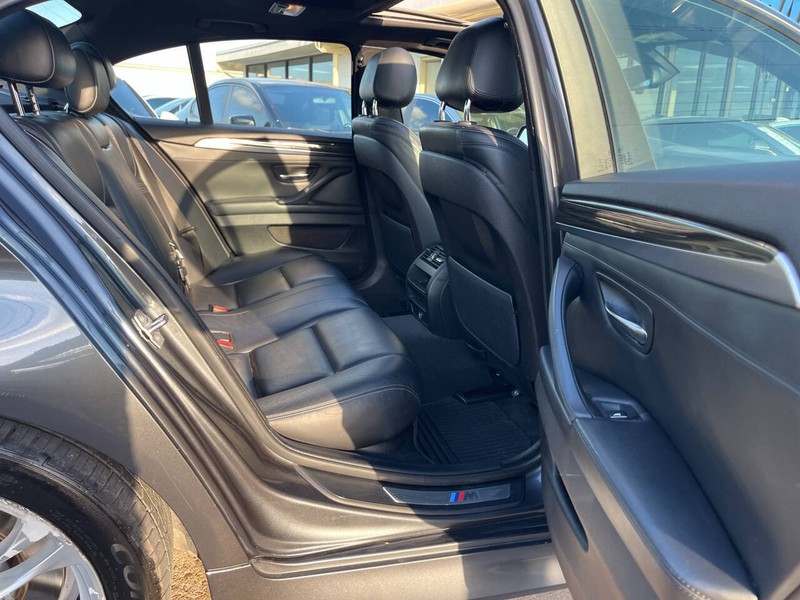 BMW 5 Series Vehicle Image 10